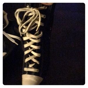 Shoe boots